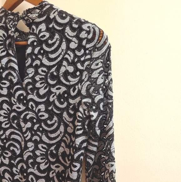 Dex Lace Dress - Picture 5 of 5